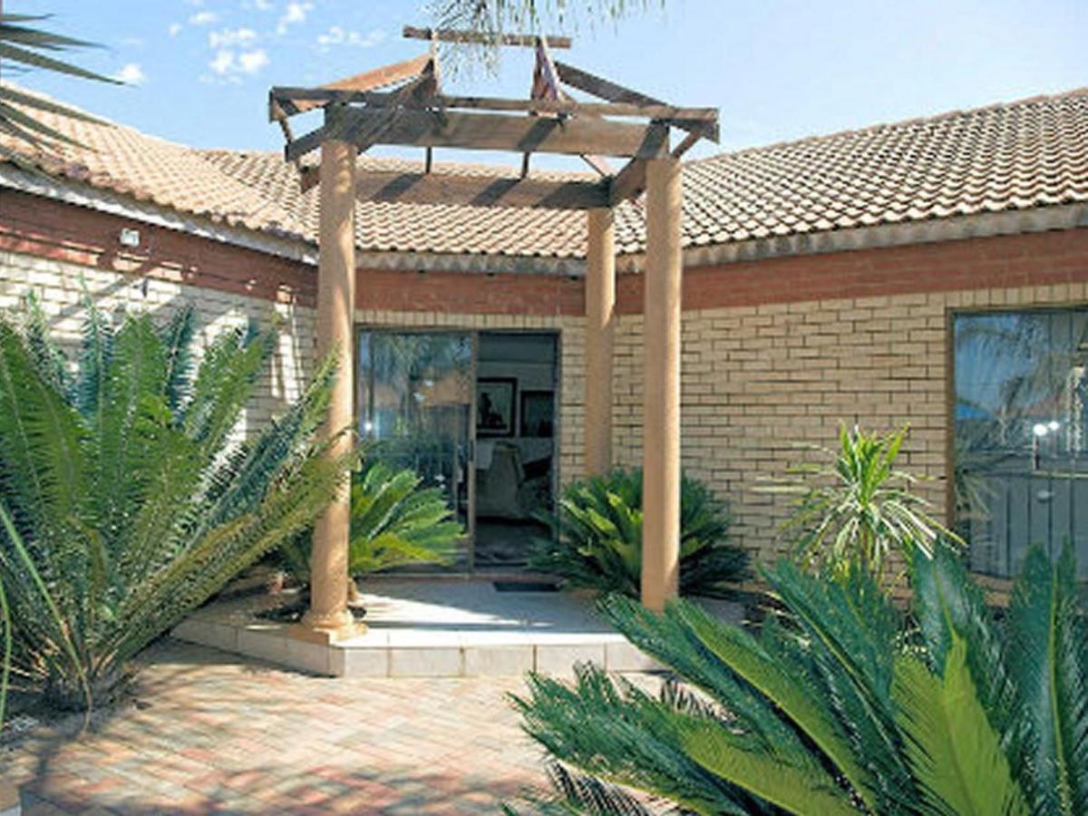 Tamarisk Guest Lodge Benoni Exterior foto