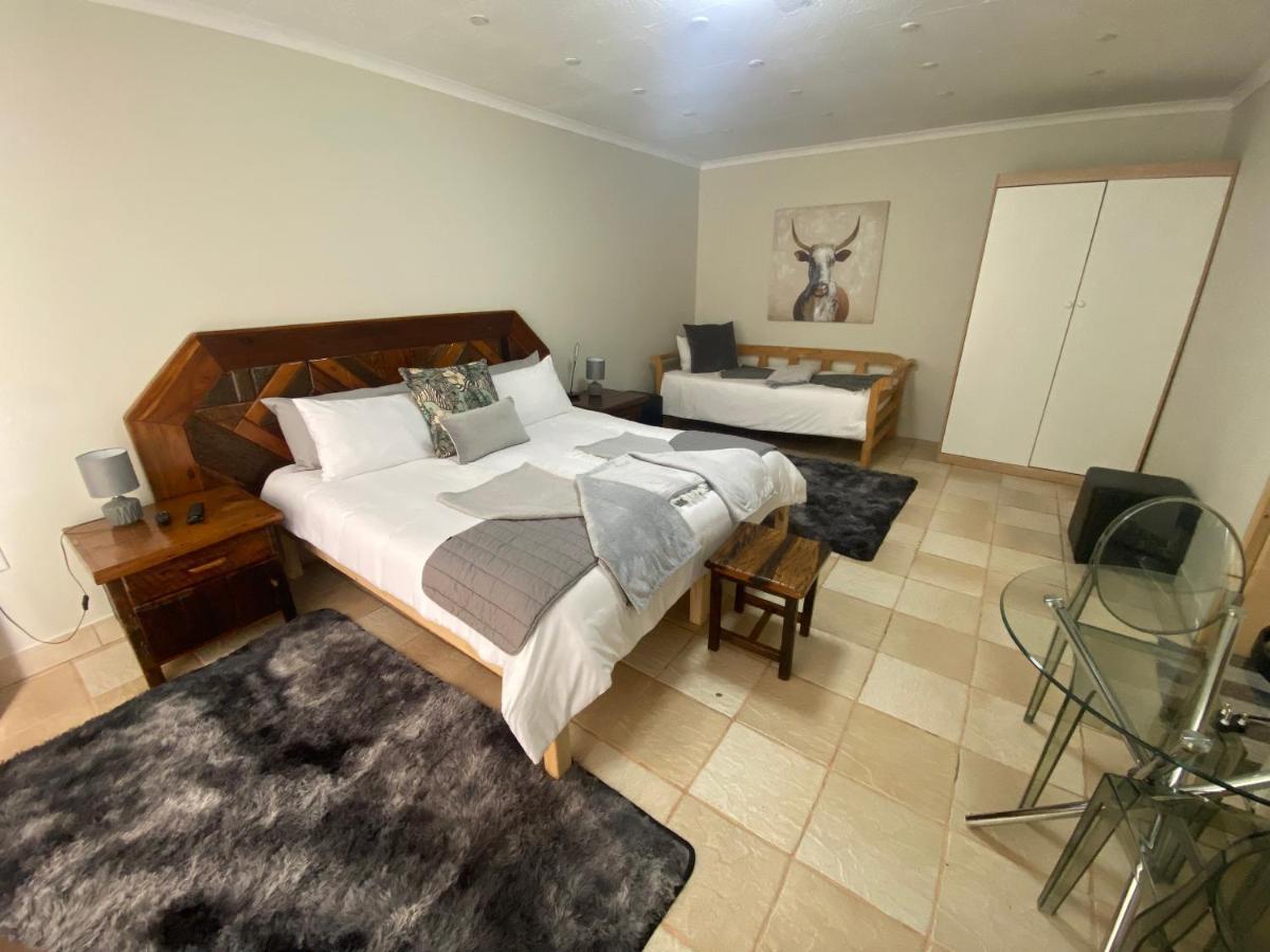 Tamarisk Guest Lodge Benoni Exterior foto